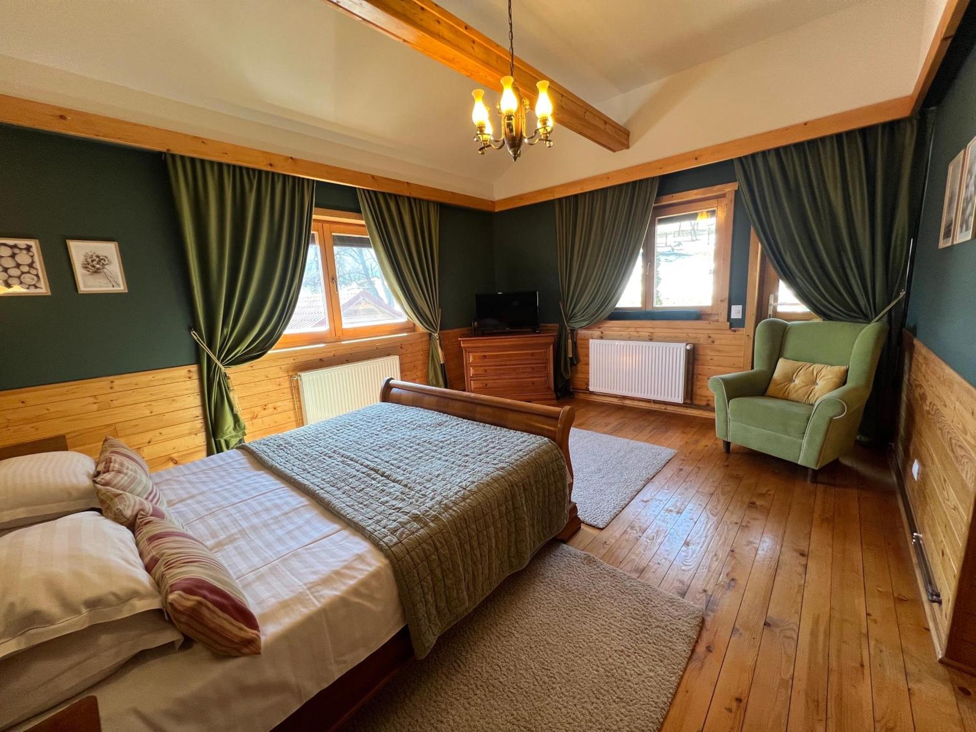 Carpathian Log Home บราน ภายนอก รูปภาพ