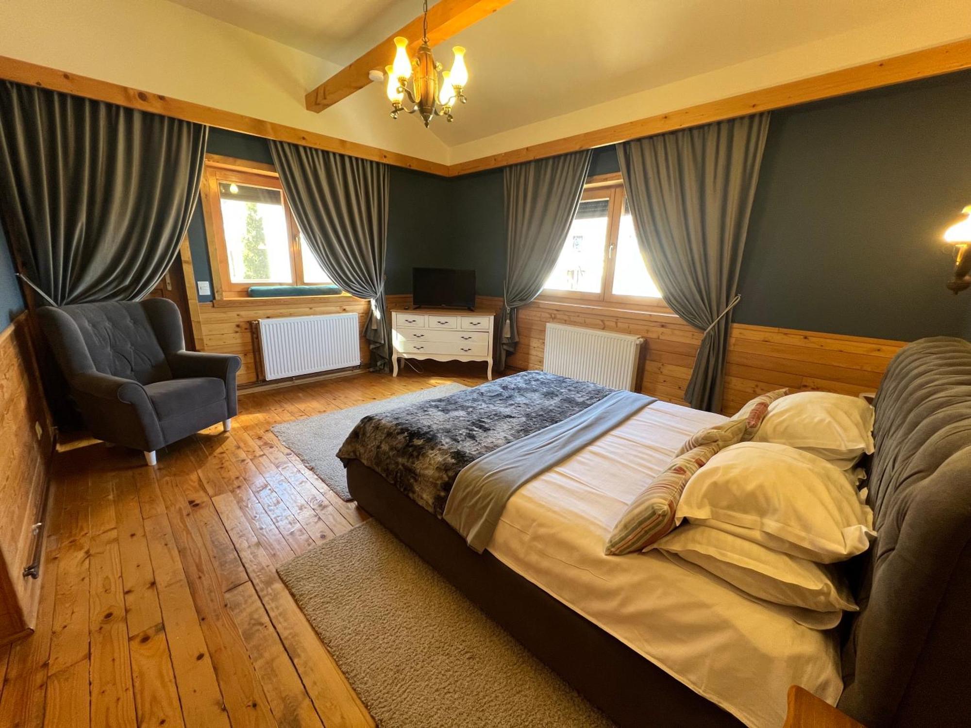Carpathian Log Home บราน ภายนอก รูปภาพ
